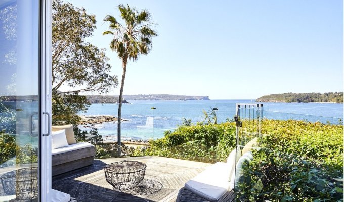 Luxury villa rental Sydney Australia with private pool close to the beach 