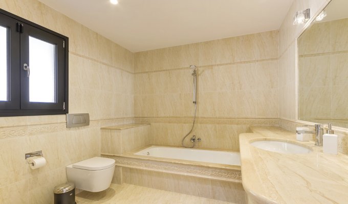 Luxury villa Andratx Port Mallorca bathroom