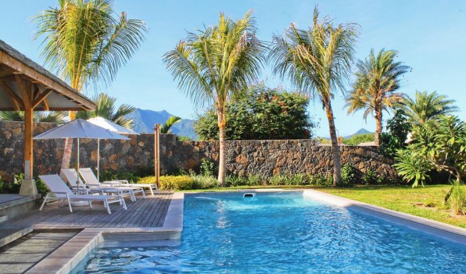Mauritius Villa Rental Black River La Preneuse Beach in a complex with restaurant & services