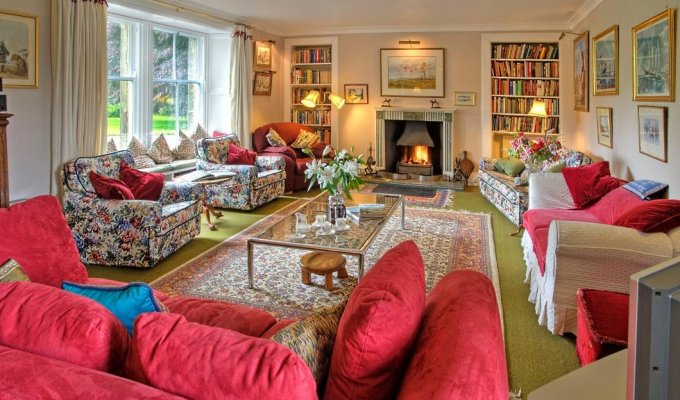 10 m Sitting room with log fire