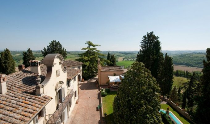 TUSCANY HOLIDAY VILLA RENTALS - Luxury Villa Vacation Rentals with private pool near Florence - Italy 