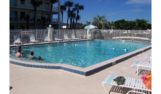 Oceanfront Condo Apartment Vacation Rentals by owner Cocoa Beach Florida