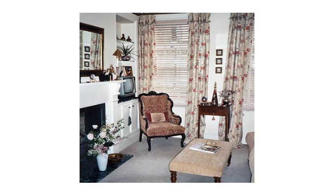 Charming Bed & Breakfast in a quiet street in South Central London - Bed and Breakfast London England UK Guest House B&B
