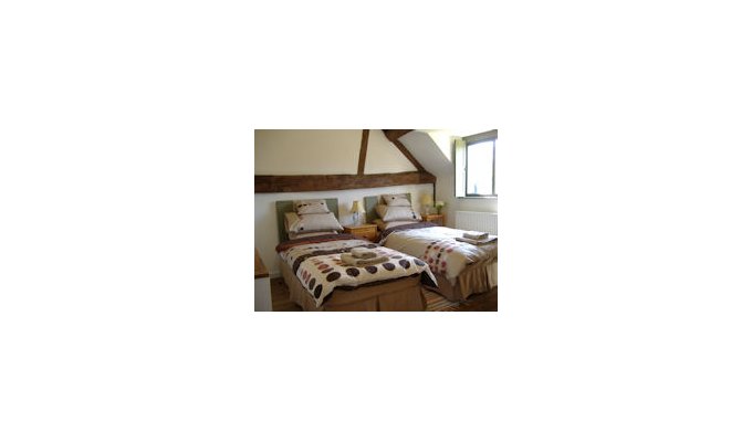 Two 4 star Self-Catering Cottages in the Cotswolds each with 2 bedrooms / Sleeps 4