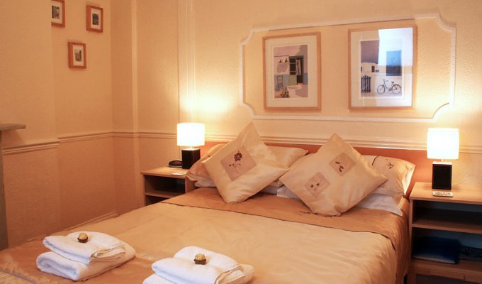 Lawnswood Guesthouse Bed and Breakfast Devon South West England
