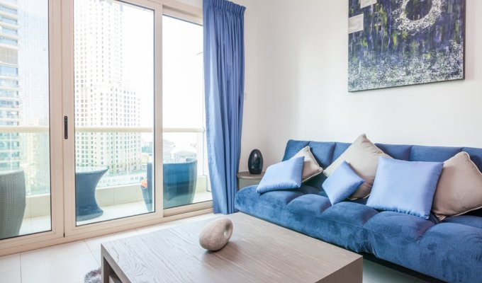 Dubai apartment rentals in Royal Oceanic Dubai Marina with Sea View