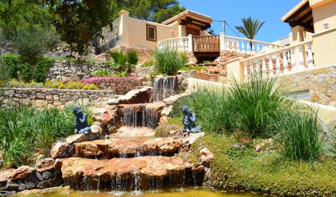 Luxury villa to rent in Ibiza private pool seafront - Cala Moli (Balearic Islands)