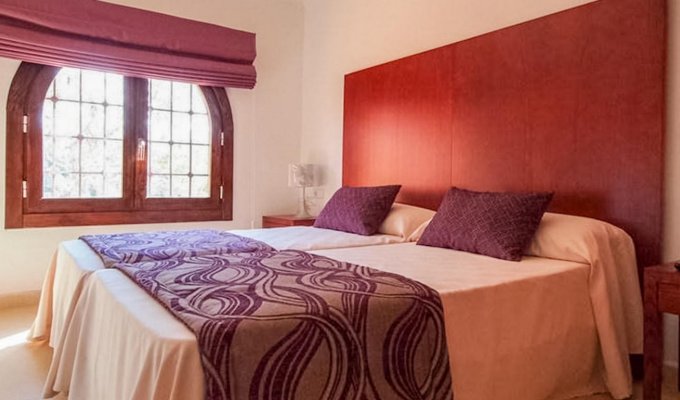 Luxury villa to rent in Ibiza private pool seafront - Cala Moli (Balearic Islands)
