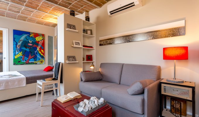 Furnished apartment rentals Barcelona for short term rentals Wifi AC terrace