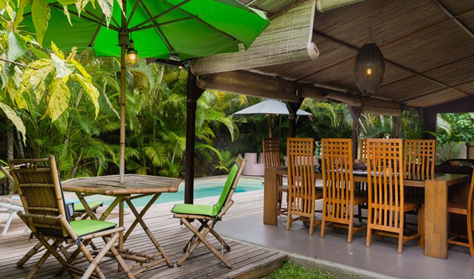 Mauritius Villa rentals at 100m from Merville beach secured pool & staff