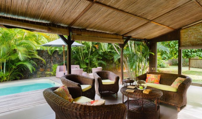 Mauritius Villa rentals at 100m from Merville beach secured pool & staff
