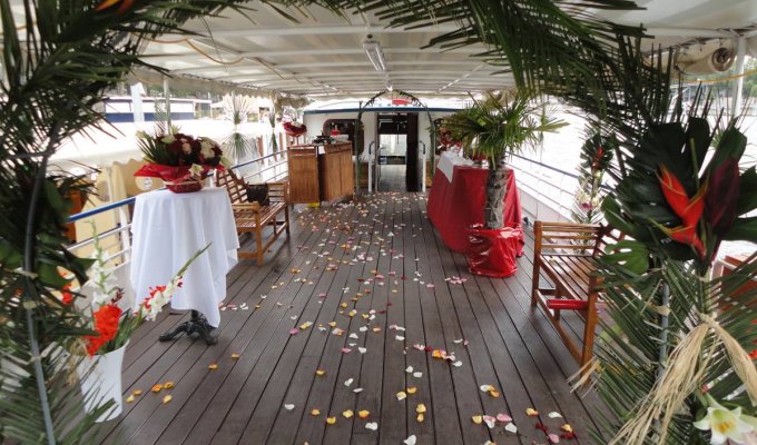 Paris Yacht Holiday rental Event Weddings Seminars