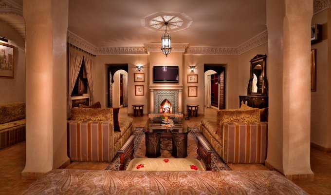 Jacuzzi of charmed riad in Marrakech 