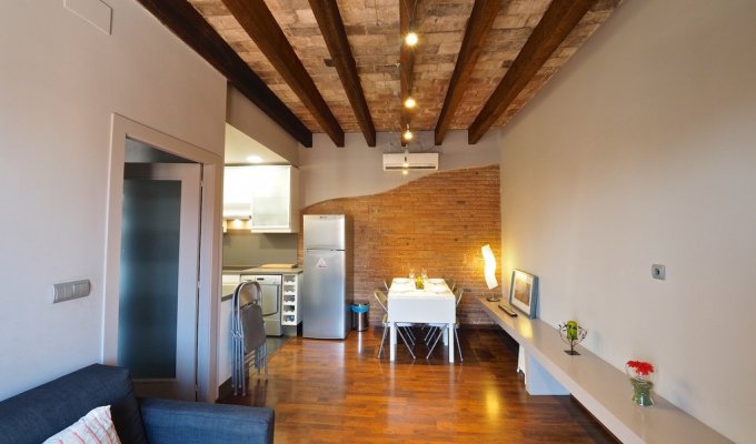 Apartment to rent in Barcelona Gracia Wifi AC balcony