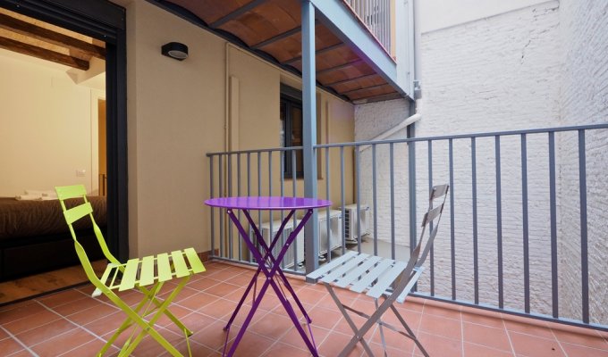 Apartment to rent in Barcelona Raval Wifi terrace AC