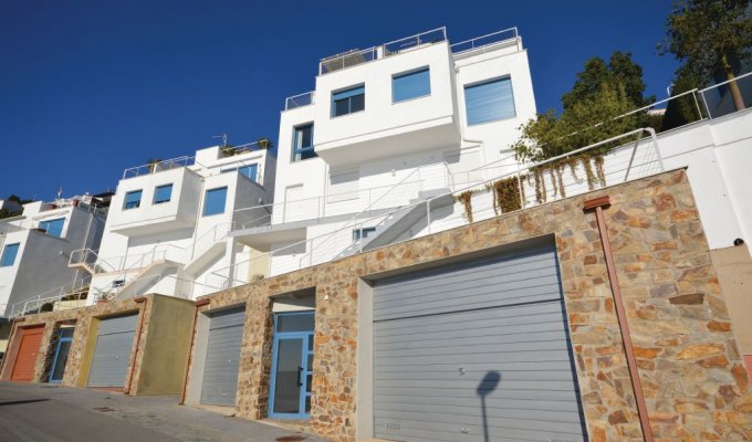 Villa to rent in Costa Brava Roses