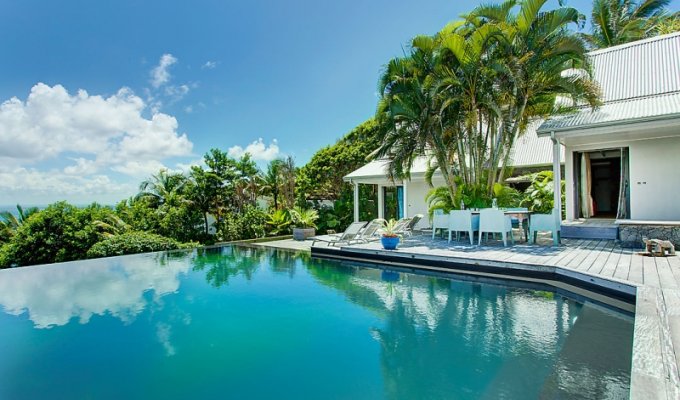 Guadeloupe luxury villa rentals in Sainte Anne at 300 m from the hotel Toubana beach