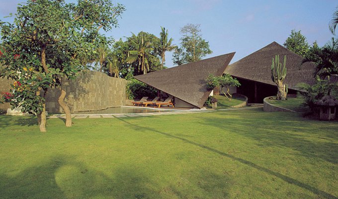 Indonesia Bali Villa rental Umalas with private pool and staff