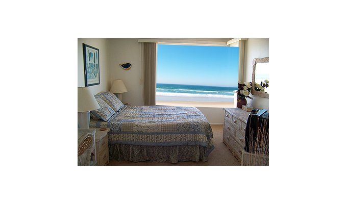 Beachfront San Diego Condo Apartment Vacation Rental, Mission Beach, Seaworld