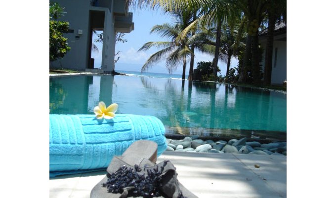 Indonesia Bali Rental Manggis apartment on the beach with private pool and breakfast