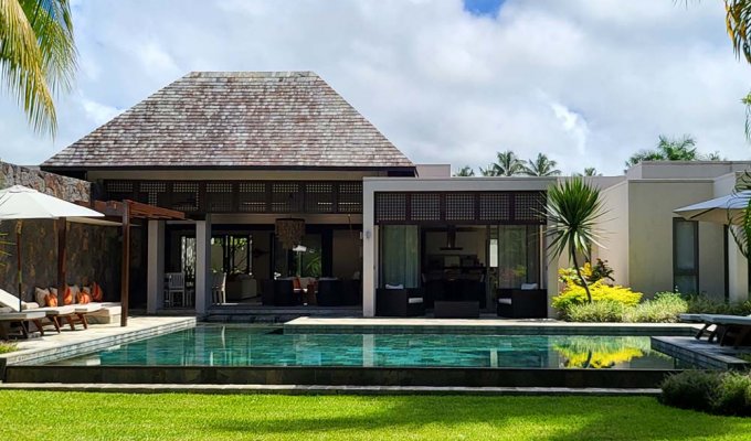 Mauritius Villas Rentals on the South West Coast of Mauritius, between golf & lagoon