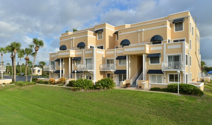 Vacation Rental Apartment Condo in Cape Canaveral Floridav