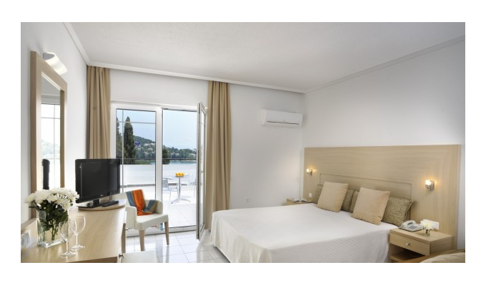 Your stay in Greece, accommodation 8j / 7 nights hotel all-inclusive room with views over the hinterland. Corcyra Beach Hotel. 
