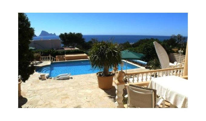 Villa to rent in Ibiza private pool seafront - Cala Codolar (Balearic Islands)