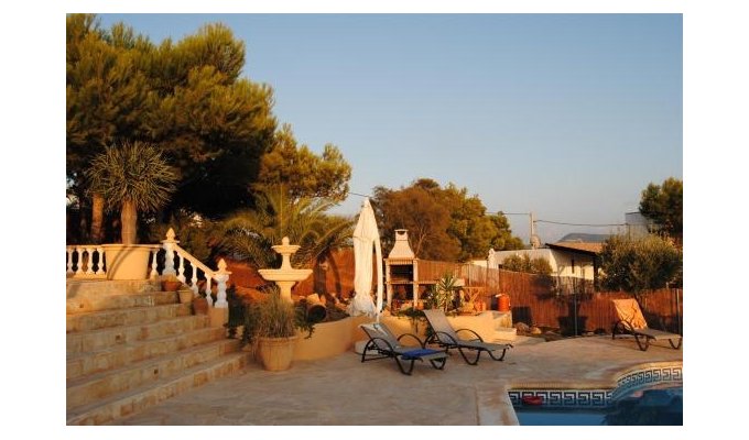 Villa to rent in Ibiza private pool seafront - Cala Codolar (Balearic Islands)