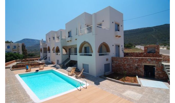 Rental Villa in a hotel complex with swimming pool. Accommodation 3 to 5 pers.