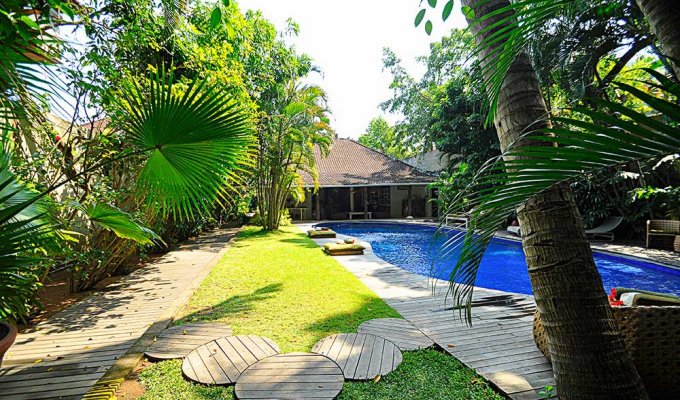 Bali Villa Vacation Rentals Seminyak 5 mins walk to beaches  private pool and full staff