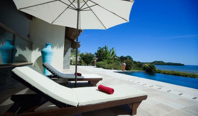 Madagascar Nosy Be villa rental private infinity pool & staff