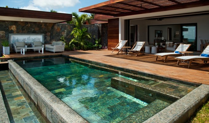 Mauritius beachfront villa Rental Cap Malheureux with swimming pool Grand Bay