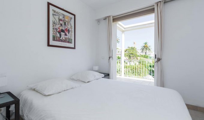 French Riviera Villa Rental in Juan Les Pins beach 5 mins walking, private pool