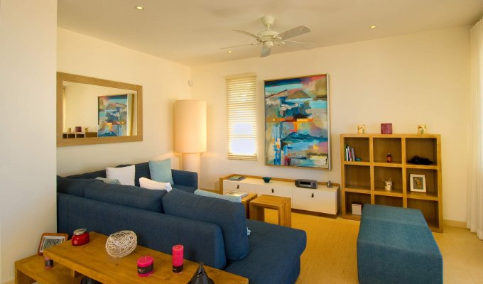 Mauritius Beachfront Villa Rentals in Roches Noires East Coast with staff