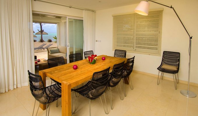 Mauritius Beachfront Villa Rentals in Roches Noires East Coast with staff