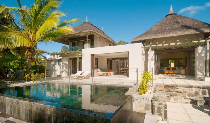 Mauritius Beachfront Villa Rentals in Poste Lafayette with staff East Coast