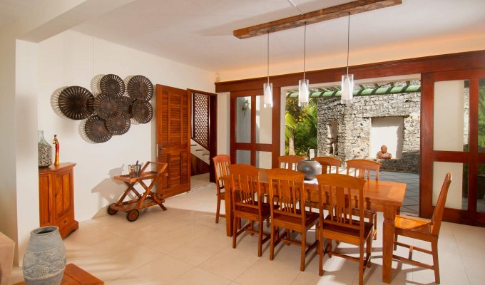 Mauritius Beachfront Villa Rentals in Poste Lafayette with staff East Coast