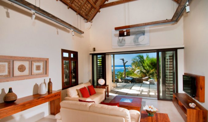 Mauritius Beachfront Villa Rentals in Poste Lafayette with staff East Coast