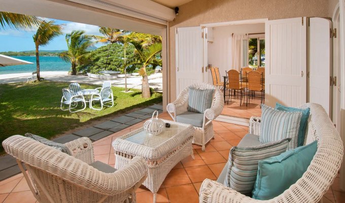 Mauritius Beach house Rental in Trou d'Eau Douce 500m from île aux Cerfs East Coast