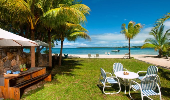 Mauritius Beach house Rental in Trou d'Eau Douce 500m from île aux Cerfs East Coast