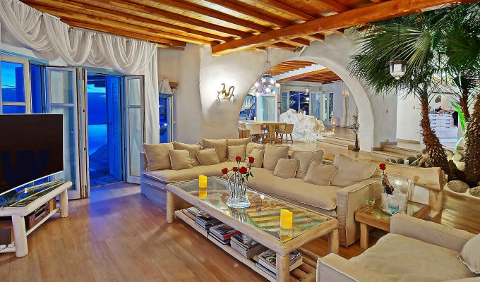 Greece Mykonos seafront Villa Vacation rentals private pool close to the Houlakia beach