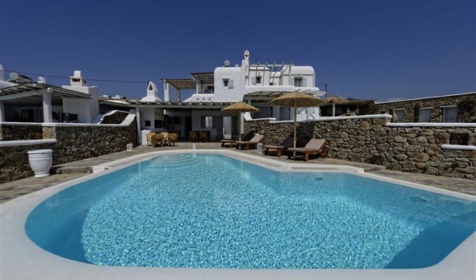 Greece Mykonos villa vacation rentals near the Kalafatis beach