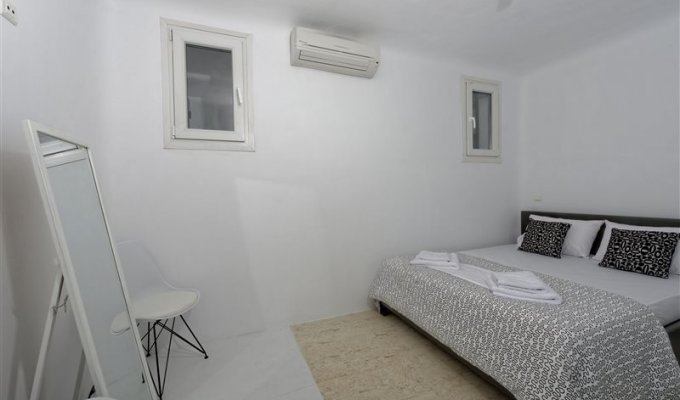 Greece Mykonos villa vacation rentals near the Kalafatis beach