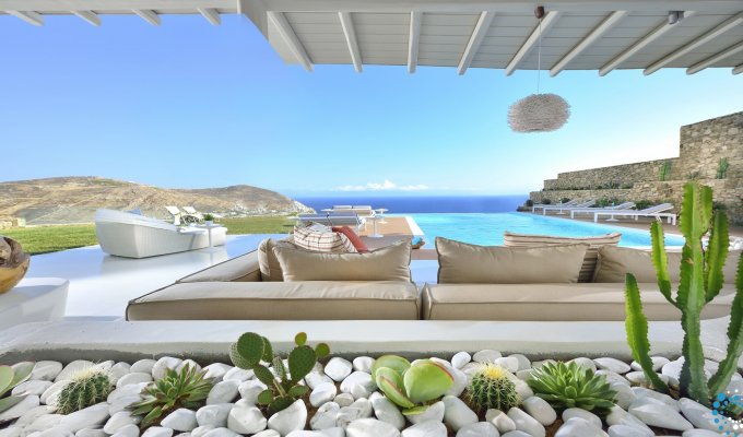 Greece Villa Vacation rentals Mykonos with Jacuzzi and close to Elia beach