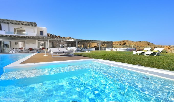 Greece Villa Vacation rentals Mykonos with Jacuzzi and close to Elia beach