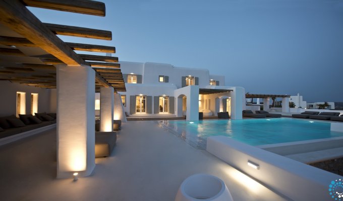 Greece Villa Vacation rentals Mykonos overlooking the city and the Aegean Sea 
