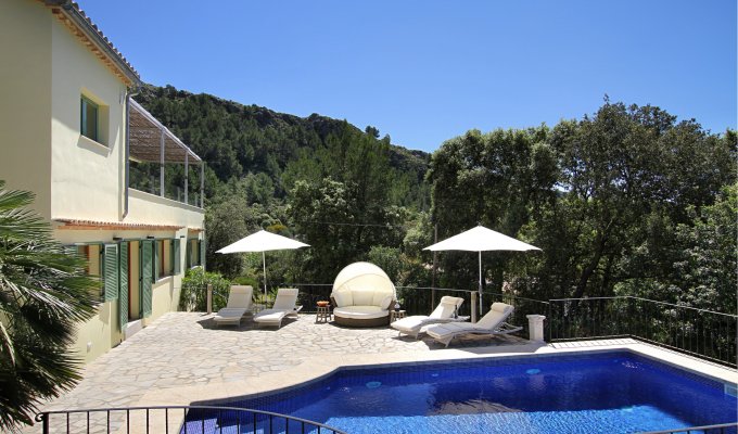 Majorca Luxury villa rental with heated private pool and with mountain view in Pollensa (Balearic Islands)