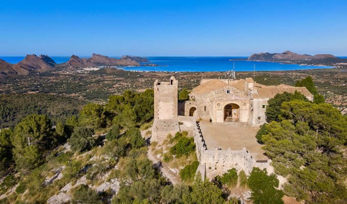 Majorca Luxury villa rental with heated private pool and with mountain view in Pollensa (Balearic Islands)