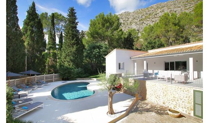   Balearic Islands luxury villa rental Mallorca Pollença private pool near the beach